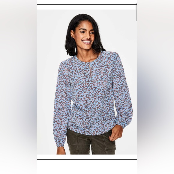 Boden Tops - Boden, long sleeve, key hole with button at neck & at wrists, 12